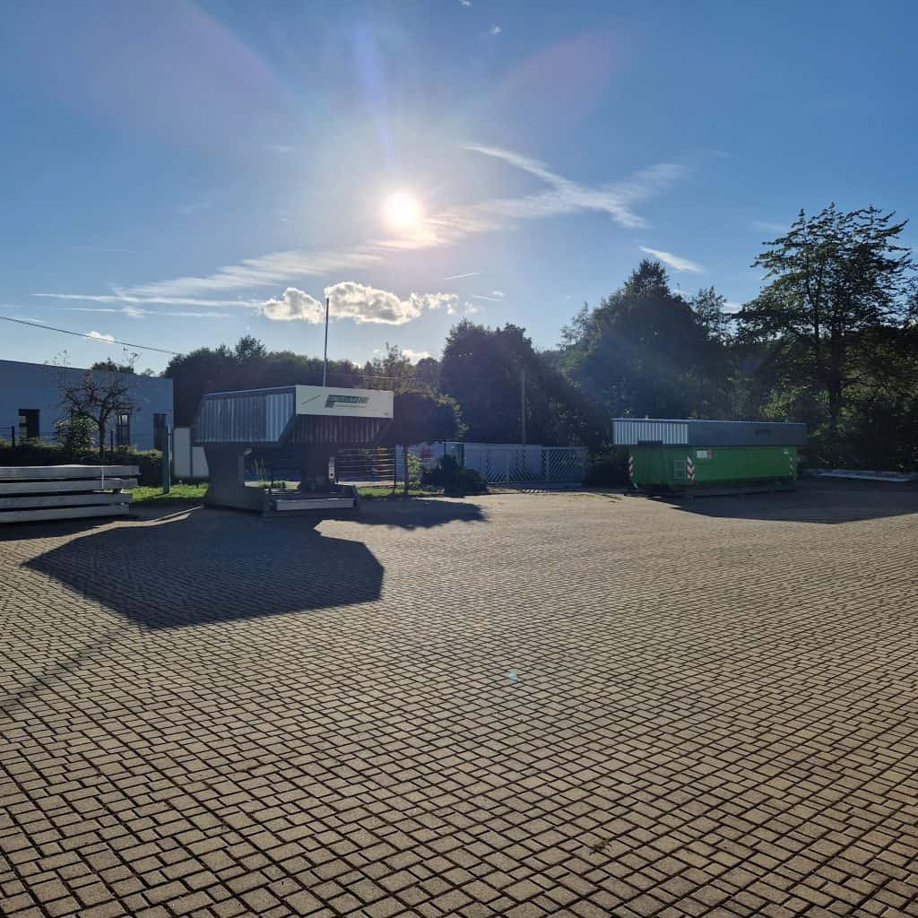 AwSV und die 5 %-Regelung: Sichere Lagerung wassergefährdender Stoffe durch richtiges Rückhaltevolumen 4 Containerstellplätze CONSTELLMAT NCL 100 HS & ABNWQ 240