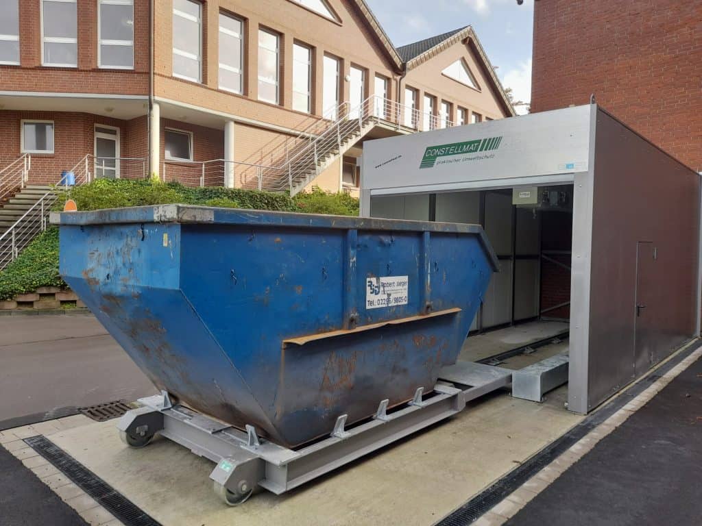 verfahrbarer containerstellplatz
NCWFE 100
mobiler containerstellplatz
NCWFE 100 containerstellplatz
CONSTELLMAT NCWFE 100
CONSTELLMAT verfahrbarer containerstellplatz
NCWFE 100 Spänelagerung
NCWFE 100 automatisierte Beschickung
verfahrbarer container mit Staplertaschen
containerstellplatz mobil verschiebbar
containerstellplatz flexibel
containerstellplatz leicht zu positionieren
containerstellplatz steckerfertig
containerstellplatz mit Vordachlagerung
containerstellplatz wetterfest
container sauber lagern
container einfach beschicken
containerwechsel schnell und effizient
Material geschützt vor Regen
Diebstahlschutz für Container
betriebssicherer containerstellplatz
wartungsarm containerstellplatz
verfahrbarer containerstellplatz für Industrie
NCWFE 100 mit automatischer Beschickung
NCWFE 100 Spänelagerung mobil
mobiler containerstellplatz mit Auffangwanne
NCWFE 100 einfach zu positionieren
CONSTELLMAT verfahrbarer containerstellplatz kaufen