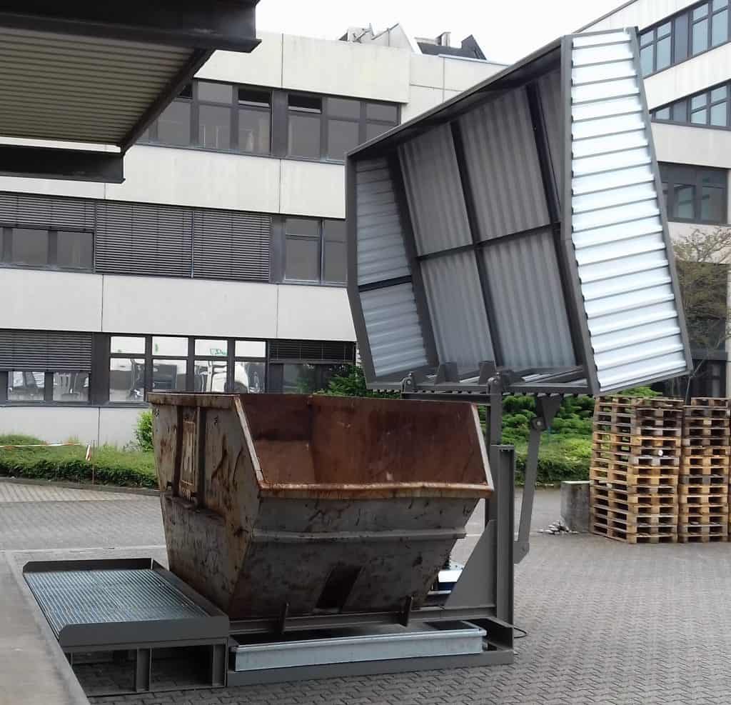 Spänelagerung in Muldencontainer mit Containerüberdachung von CONSTELLMAT - Typ NCQ 100 HS