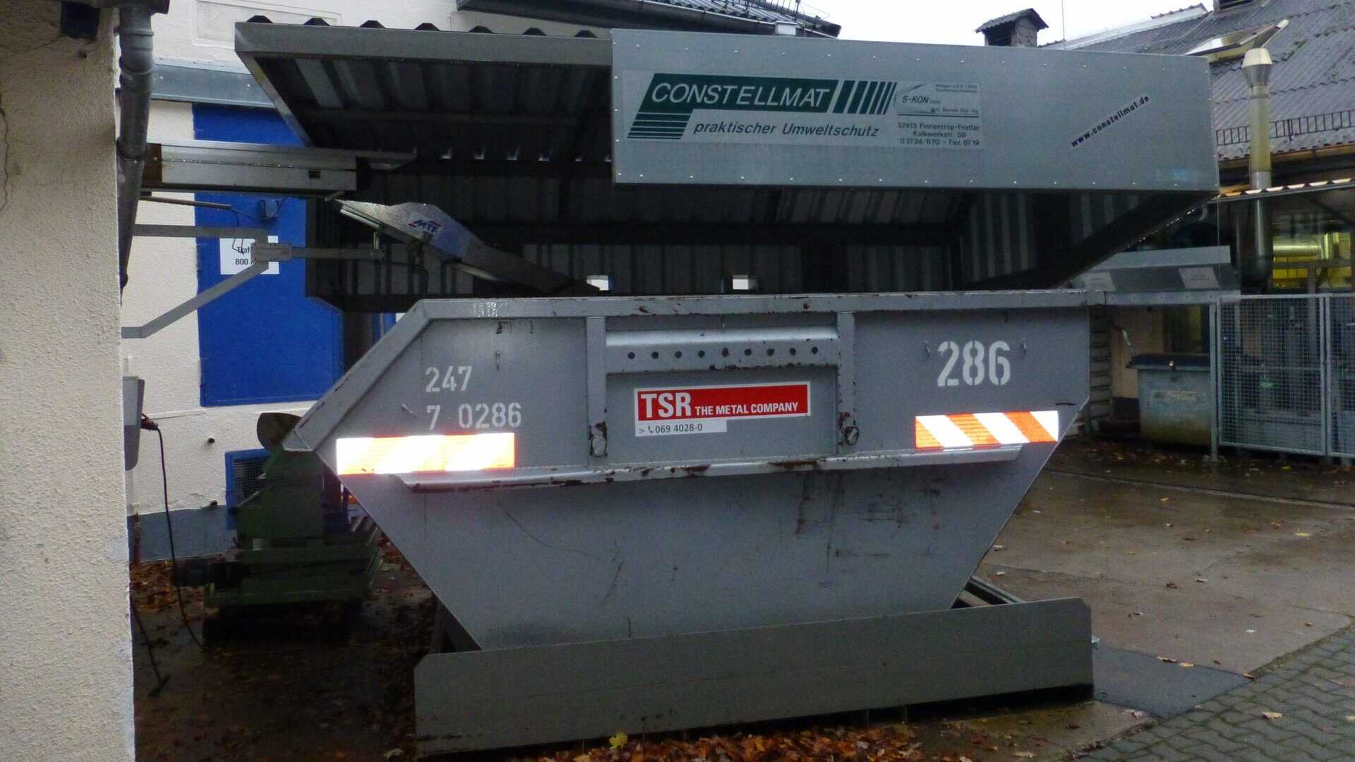 NCQ 100 HS
NCQ 100 HS containerstellplatz
CONSTELLMAT NCQ 100 HS
containerstellplatz NCQ 100 HS
NCQ 100 HS Spänelagerung
NCQ 100 HS Absetzmulde
NCQ 100 HS Containerüberdachung
NCQ 100 HS Spänecontainer Lagerung
NCQ 100 HS manuelle Beschickung
NCQ 100 HS mit Kippkübel
NCQ 100 HS mit Stapler beschicken
NCQ 100 HS Dach öffnend
NCQ 100 HS Dach aufklappbar
NCQ 100 HS Containerwechsel einfach
NCQ 100 HS wetterfest
NCQ 100 HS Diebstahlschutz
NCQ 100 HS sauber lagern
NCQ 100 HS Späne entsorgen
NCQ 100 HS Industrie
NCQ 100 HS langlebig
NCQ 100 HS robust

NCQ 100 HS automatische Beschickung
NCQ 100 HS mit automatischer Beschickung
NCQ 100 HS automatisierte Beschickung
NCQ 100 HS Späne automatisch beschicken
NCQ 100 HS Fördertechnik Anbindung
NCQ 100 HS kontinuierliche Befüllung
NCQ 100 HS effiziente Beschickung
NCQ 100 HS Späneförderung
NCQ 100 HS automatischer Materialfluss
NCQ 100 HS Prozessoptimierung
NCQ 100 HS Industrie Lösung
NCQ 100 HS Containerbefüllung automatisch
NCQ 100 HS Zeit sparen Beschickung
NCQ 100 HS sicherer Betrieb
NCQ 100 HS sauberer Betrieb
NCQ 100 HS wartungsarm
NCQ 100 HS leistungsstark

CONSTELLMAT NCQ 100 HS automatische Beschickung
CONSTELLMAT Spänelagerung System
containerstellplatz mit automatischer Beschickung
containerüberdachung mit automatischer Beschickung
Spänelagerung automatisiert Industrie
Absetzmulde automatisch befüllen
Container automatisch befüllen System
Industrie Späneentsorgung automatisiert