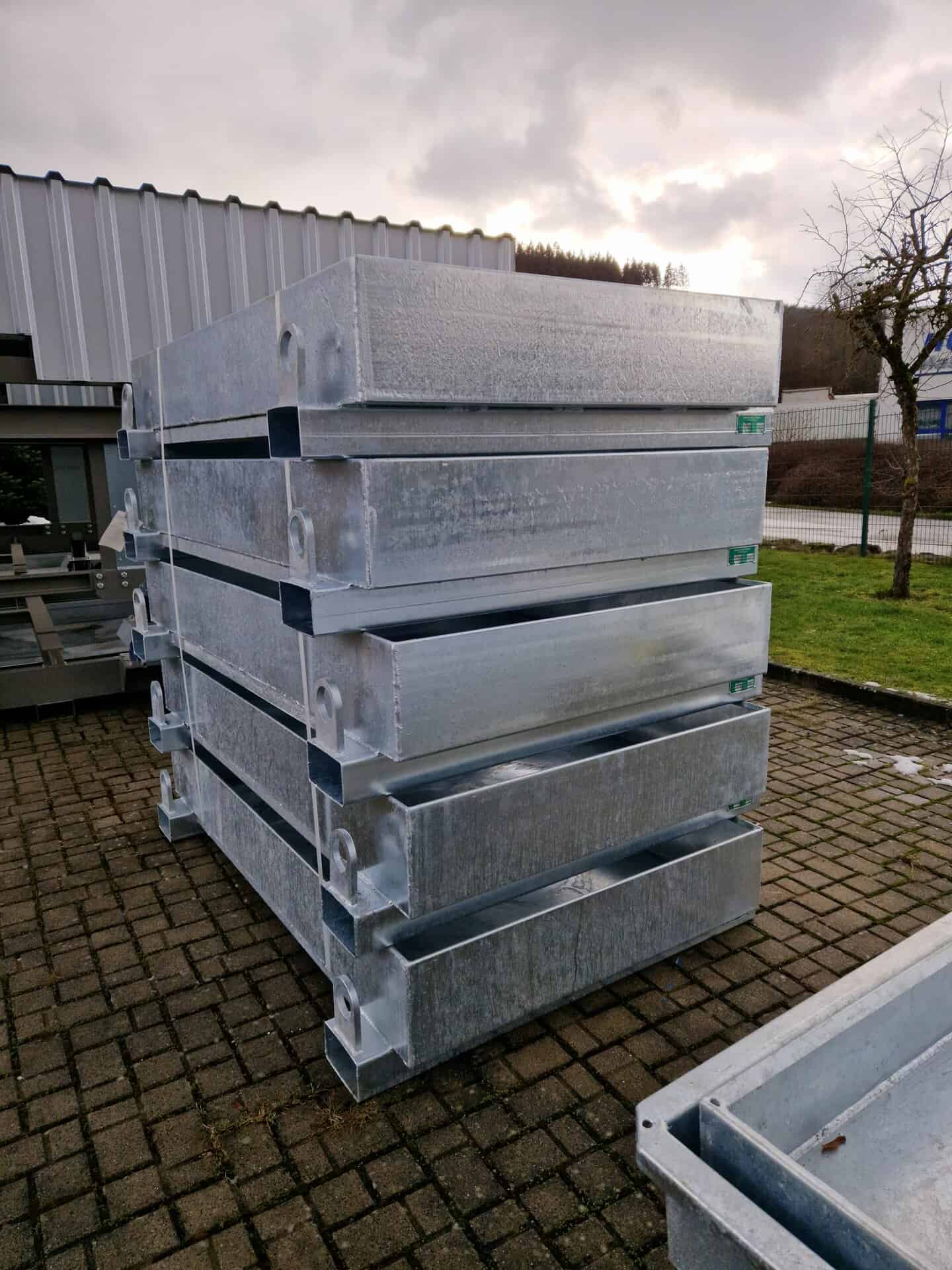 Sicher aufgefangen: Öl-Auffangwannen für Transformatoren 5 Auffangwannen für Trafos